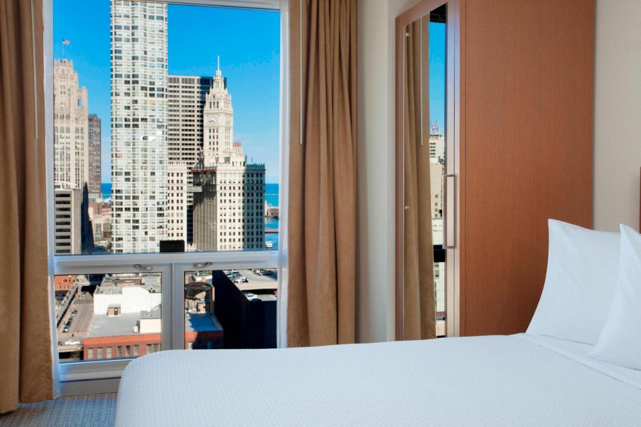 Springhill Suites Chicago Downtown/River North Exterior photo